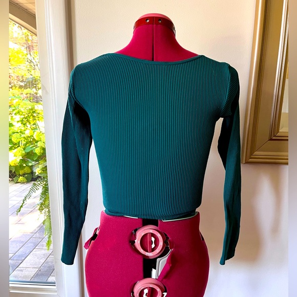 Zara Ribbed Long Sleeve Crop Top - Picture 3 of 10